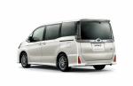 Toyota Voxy ZS Hybrid 2017 года